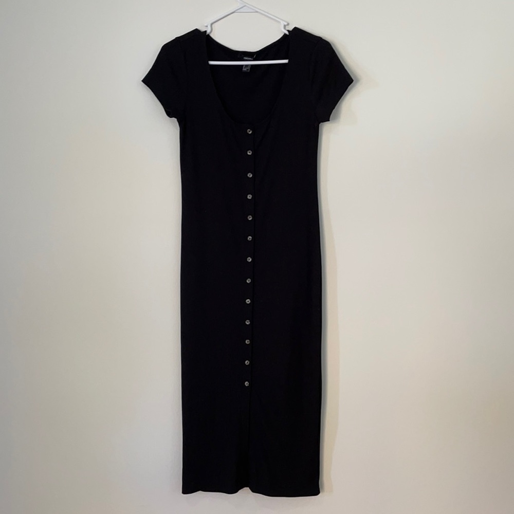 Black midi Forever21 dress with short sleeves